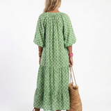 Céline | Sukienka midi w wzór, z rękawami trzyczwartowymi i dekoltem w kształcie V